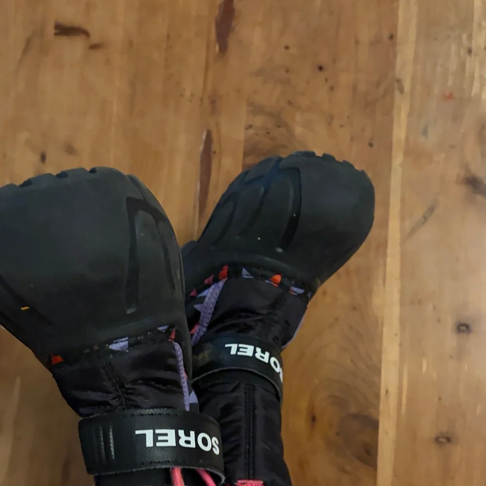 Sorel Kids Winter Snow Boots in Black and Pink